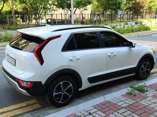 2022 Kia Niro I Рестайлинг, белый, 1420000 рублей, вид 4