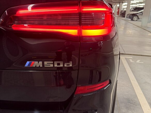 2022 BMW X5 M50d IV (G05/G18), чёрный, 9500000 рублей - вид 15