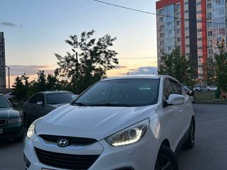 2014 Hyundai ix35 I Рестайлинг, белый, 1300000 рублей, вид 3