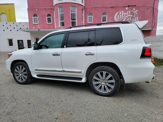 2012 Toyota Land Cruiser 200 Series Рестайлинг 1, белый, 3700000 рублей, вид 3