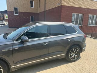 2018 Volkswagen Touareg III, серый, 5500000 рублей, вид 5