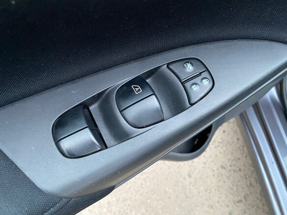 2015 Nissan Tiida II, серый, 930000 рублей - вид 23