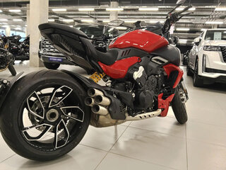 2022 Ducati Diavel V4, красный, 2350000 рублей, вид 5