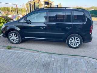 2010 Volkswagen Touran I Рестайлинг 2, чёрный, 950000 рублей, вид 4