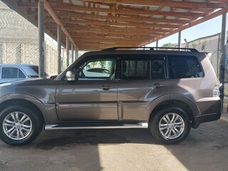 2011 Mitsubishi Pajero IV Рестайлинг 1, коричневый, 2200000 рублей, вид 5