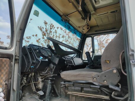 1988 Mercedes-Benz 1622, белый, 450000 рублей, вид 4