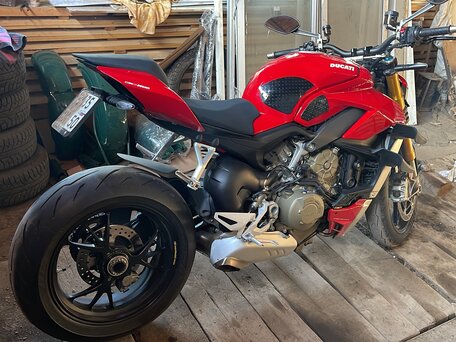 2023 Ducati Streetfighter V4, красный, 2500000 рублей, вид 3