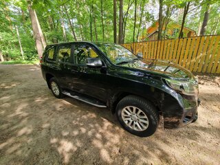 2014 Toyota Land Cruiser Prado 150 Series Рестайлинг 1, чёрный, 3300000 рублей, вид 2