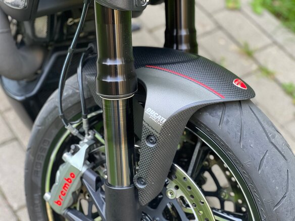 2015 Ducati Diavel Carbon, чёрный - вид 4