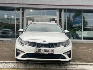 2019 Kia Optima IV Рестайлинг, белый, 1420000 рублей, вид 3