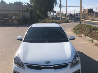 2019 Kia Rio IV, белый, 1355000 рублей, вид 2