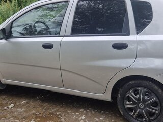 2010 Chevrolet Aveo I Рестайлинг, серебристый, 490000 рублей, вид 3