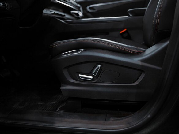 2025 Geely Okavango I Рестайлинг, серый, 3988990 рублей - вид 15