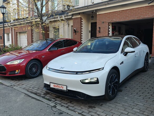 2021 Xpeng P7 I, белый