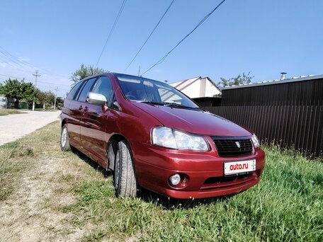 1999 Nissan Liberty, красный, 415000 рублей, вид 3