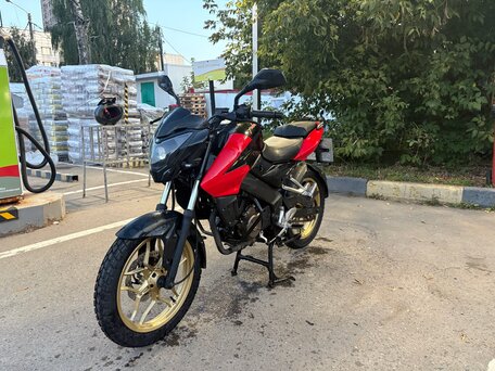 2016 Bajaj Pulsar NS 150, красный, 150000 рублей, вид 2