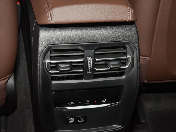 2025 BMW 3 серии 330i VII (G2x) Рестайлинг, серебристый, 5668000 рублей - вид 28