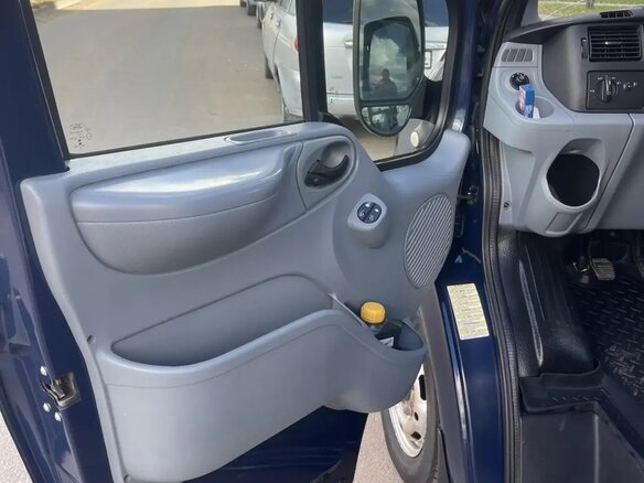 2017 Ford Transit, синий, 1500000 рублей - вид 3