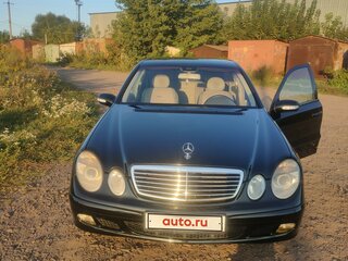 2004 Mercedes-Benz E-Класс 220 III (W211, S211), чёрный, 750000 рублей, вид 4