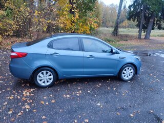 2013 Kia Rio 5-speed III, голубой, 850000 рублей, вид 2