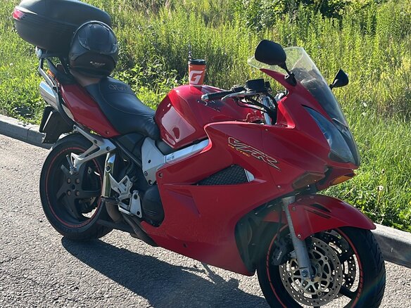 2002 Honda VFR 800, красный, 340000 рублей