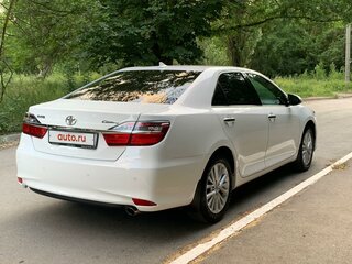 2015 Toyota Camry VII (XV50) Рестайлинг, белый, 2500000 рублей, вид 3