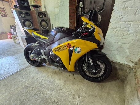 2008 Honda CBR 1000 RR/RA Fireblade, золотистый, 550000 рублей, вид 3