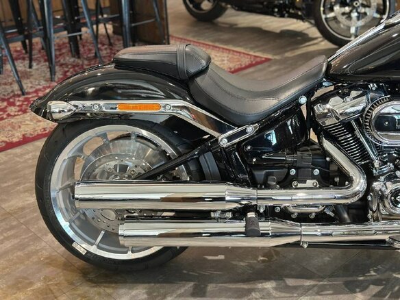 2023 Harley-Davidson Fat Boy, чёрный, 3300000 рублей - вид 11
