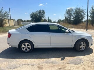 2018 Skoda Octavia III (A7) Рестайлинг, белый, 1550000 рублей, вид 4