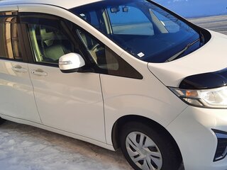 2015 Honda Stepwgn V, белый, 2090000 рублей, вид 4