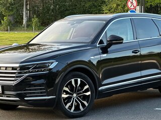 2019 Volkswagen Touareg III, чёрный, 2900000 рублей, вид 1
