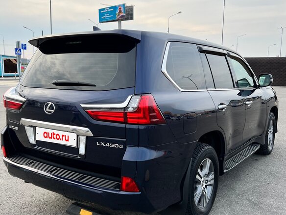 2017 Lexus LX 450d III Рестайлинг 2, синий, 6750000 рублей - вид 4