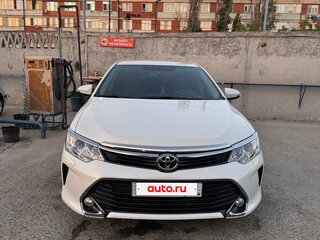 2017 Toyota Camry VII (XV50) Рестайлинг, белый, 2850000 рублей, вид 2