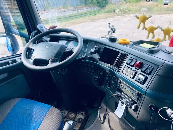2006 Volvo FH, синий, 5555000 рублей - вид 19