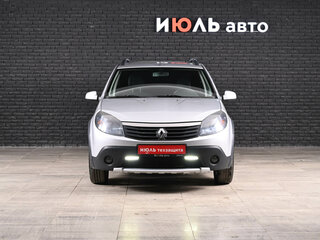 2014 Renault Sandero Stepway I, серебристый, 700000 рублей, вид 2