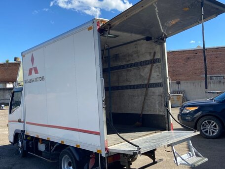 2005 Fuso (Mitsubishi) Canter, белый, 2000000 рублей, вид 4