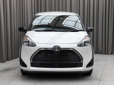 2022 Toyota Sienta II Рестайлинг, белый, 1290000 рублей, вид 2