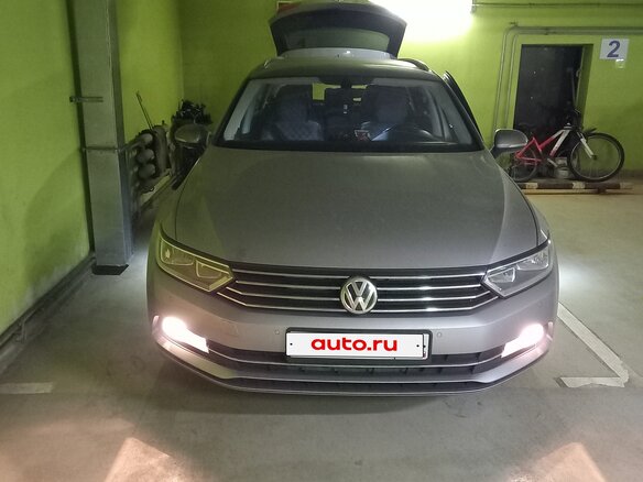 2017 Volkswagen Passat B8, серый, 1750000 рублей - вид 3