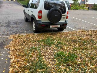 2015 Chevrolet Niva I Рестайлинг, белый, 550000 рублей, вид 3