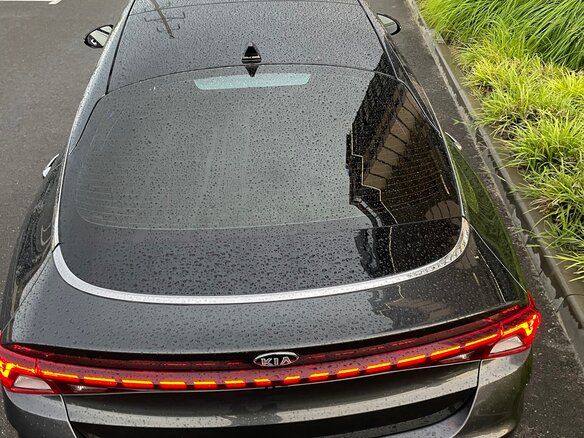 2021 Kia K5 III, серый - вид 3