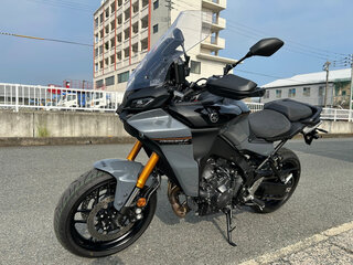 2025 Yamaha MT-09 Tracer (FJ-09), серый, 1550000 рублей, вид 3