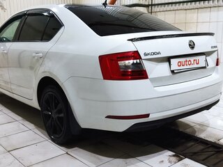 2018 Skoda Octavia III (A7) Рестайлинг, белый, 1800000 рублей, вид 4