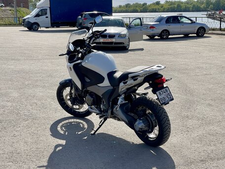 2012 Honda VFR 1200X (Crosstourer), белый, 985000 рублей, вид 3