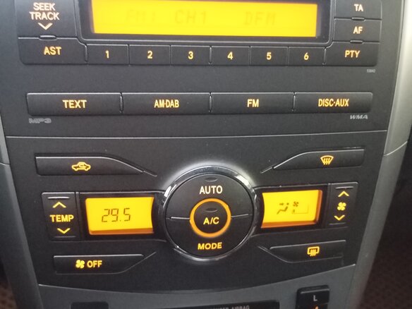 2010 Toyota Corolla X (E140, E150) Рестайлинг, чёрный, 1100000 рублей - вид 26