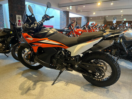 2023 KTM 890 Adventure, оранжевый, 1200000 рублей, вид 3