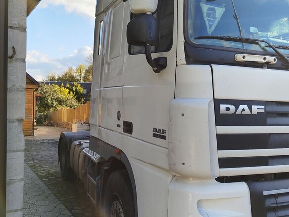 2006 DAF XF 105, белый, 3200000 рублей - вид 3