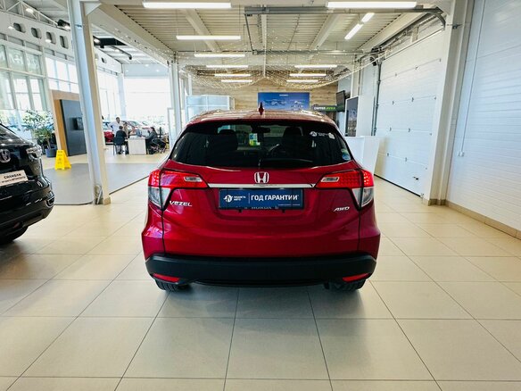 2018 Honda Vezel I Рестайлинг, красный, 1999900 рублей - вид 5