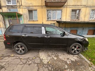 2001 Toyota Corolla Fielder IX (E120, E130), чёрный, 680000 рублей, вид 3