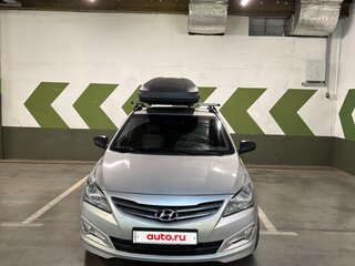 2014 Hyundai Solaris I Рестайлинг, серебристый, 1100000 рублей, вид 2