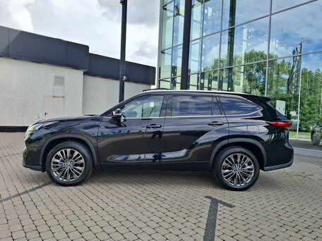 2026 Toyota Highlander IV (XU70), чёрный, 5730000 рублей, вид 4